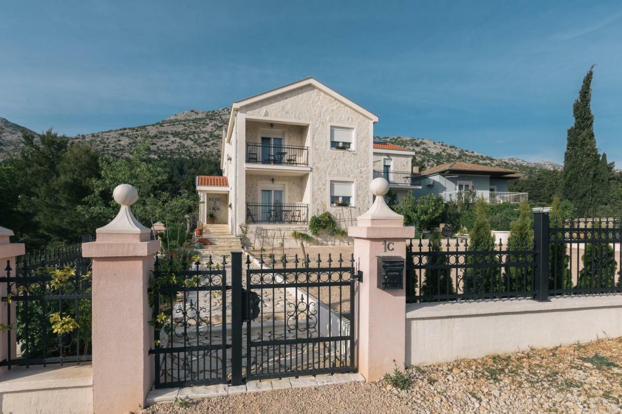 Apartmán Hedon-Stone Starigrad Paklenica Exteriér fotografie