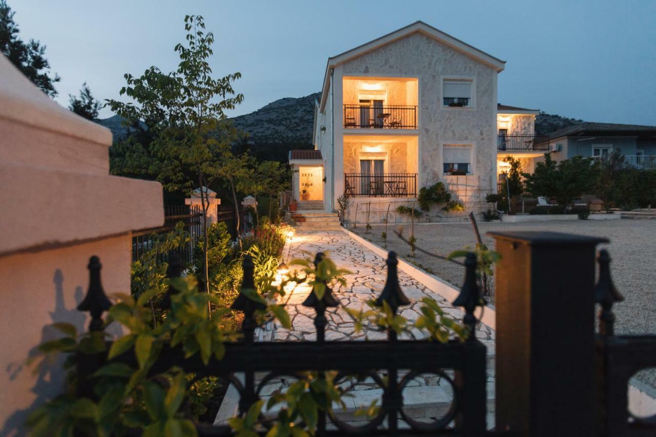 Apartmán Hedon-Stone Starigrad Paklenica Exteriér fotografie