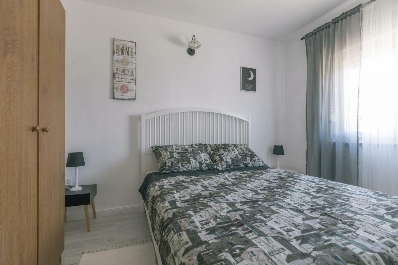Apartmán Hedon-Stone Starigrad Paklenica Exteriér fotografie