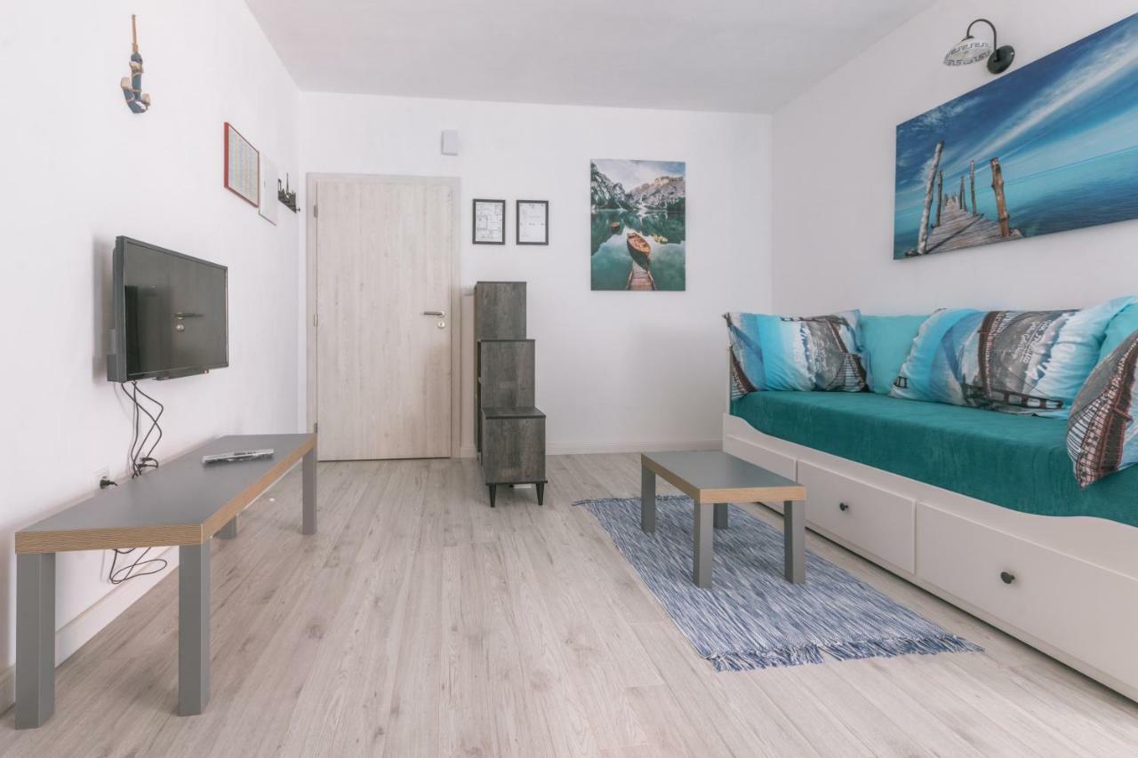 Apartmán Hedon-Stone Starigrad Paklenica Exteriér fotografie