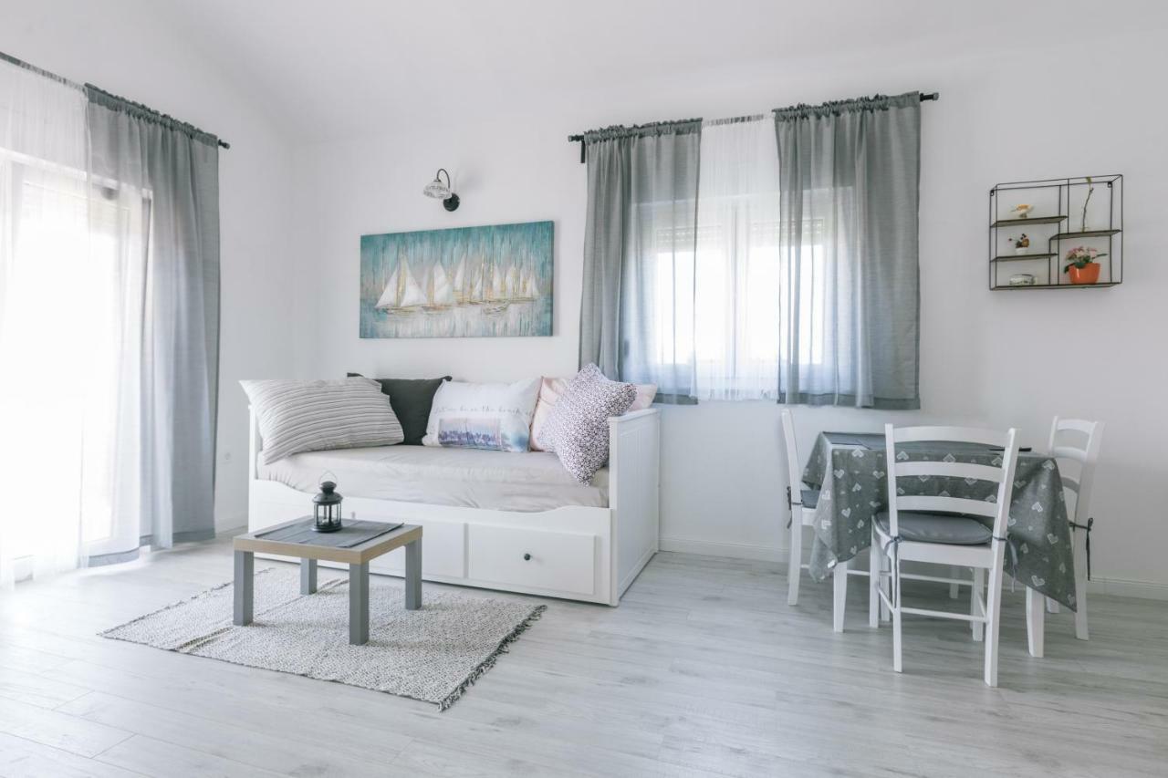 Apartmán Hedon-Stone Starigrad Paklenica Exteriér fotografie